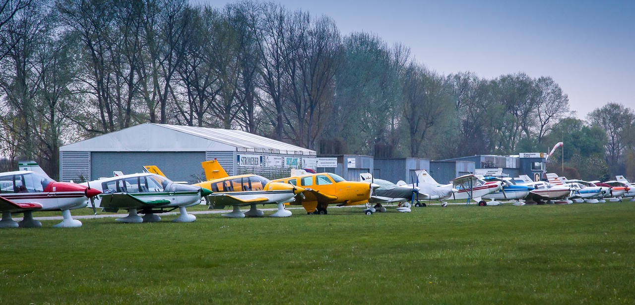 Vorfeld am Flugplatz Konstanz